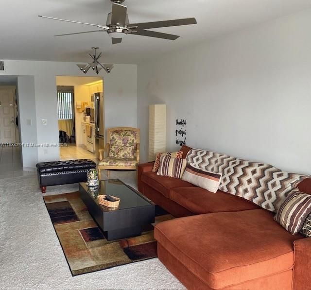 Vendido Recientemente: $219,900 (2 camas, 2 baños, 1137 Pies cuadrados)