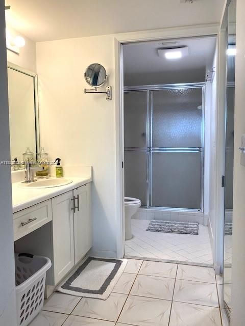 Vendido Recientemente: $219,900 (2 camas, 2 baños, 1137 Pies cuadrados)