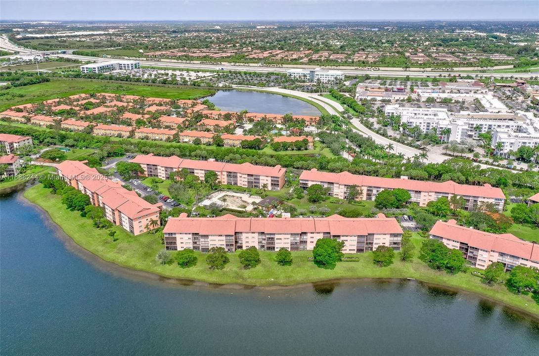 Vendido Recientemente: $219,900 (2 camas, 2 baños, 1137 Pies cuadrados)