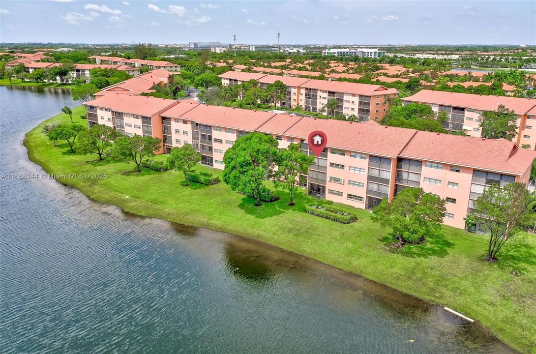 Vendido Recientemente: $219,900 (2 camas, 2 baños, 1137 Pies cuadrados)