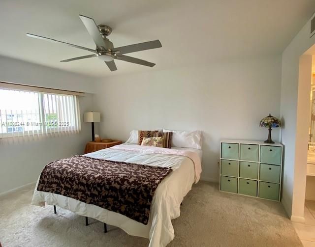 Vendido Recientemente: $219,900 (2 camas, 2 baños, 1137 Pies cuadrados)