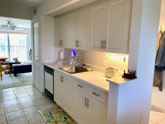 Vendido Recientemente: $219,900 (2 camas, 2 baños, 1137 Pies cuadrados)