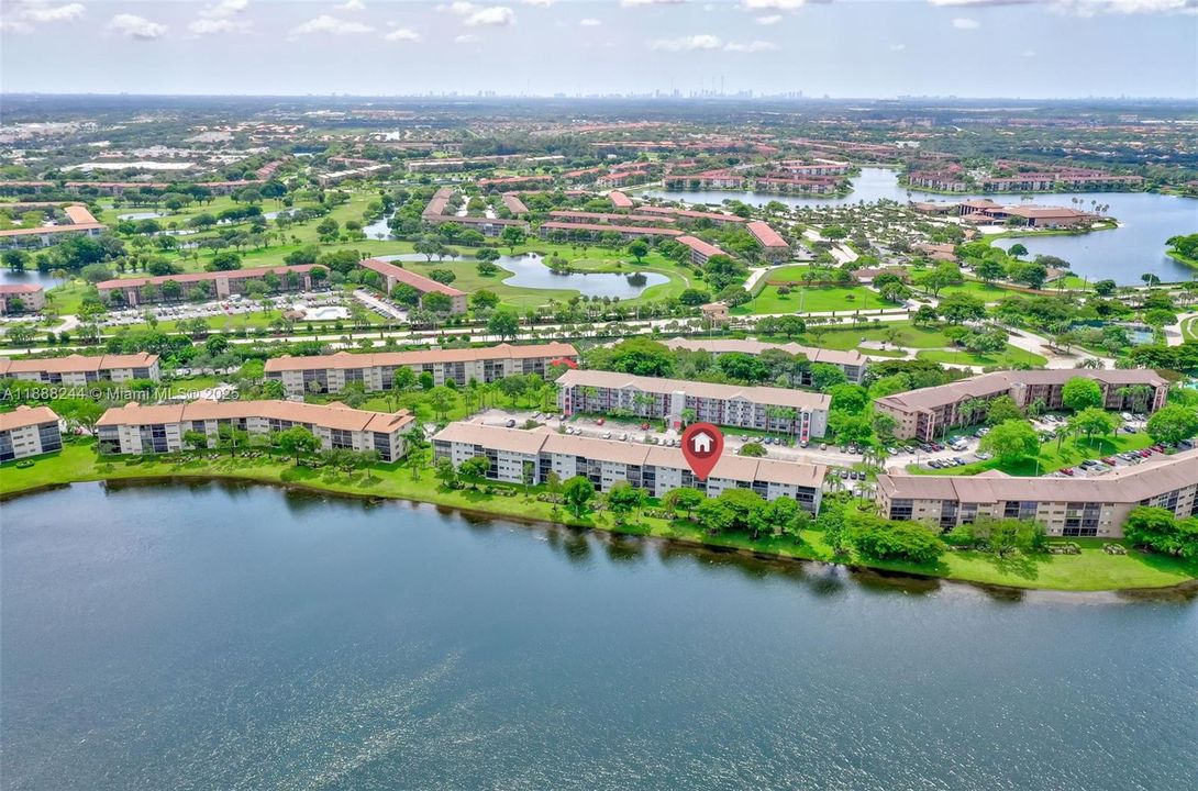 Vendido Recientemente: $219,900 (2 camas, 2 baños, 1137 Pies cuadrados)