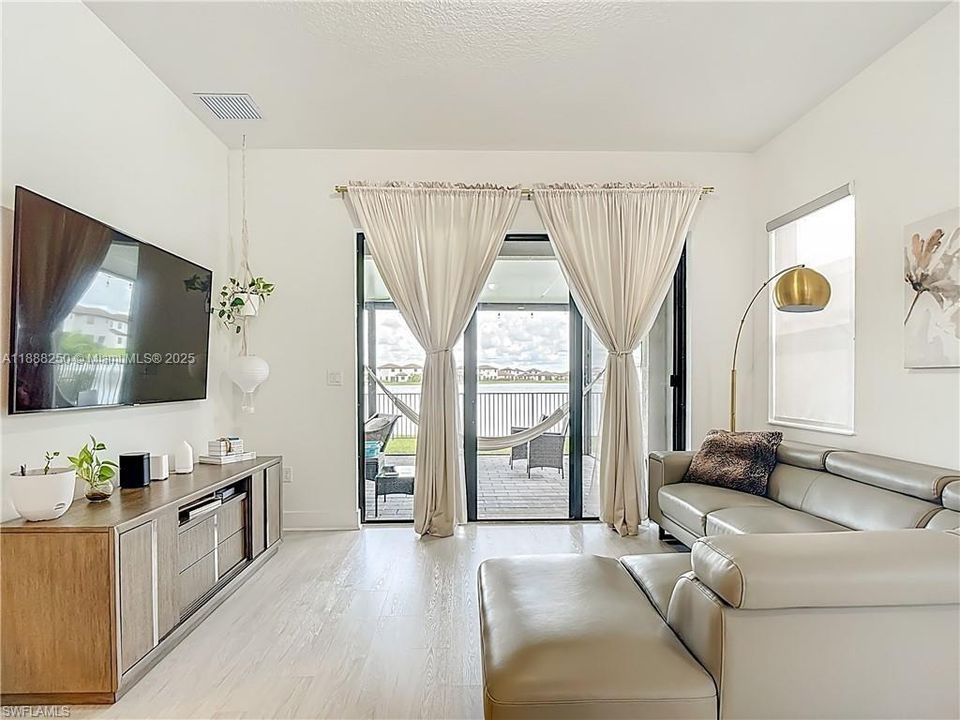 For Sale: $465,000 (4 beds, 3 baths, 2260 Square Feet)