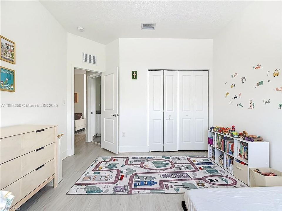 For Sale: $465,000 (4 beds, 3 baths, 2260 Square Feet)