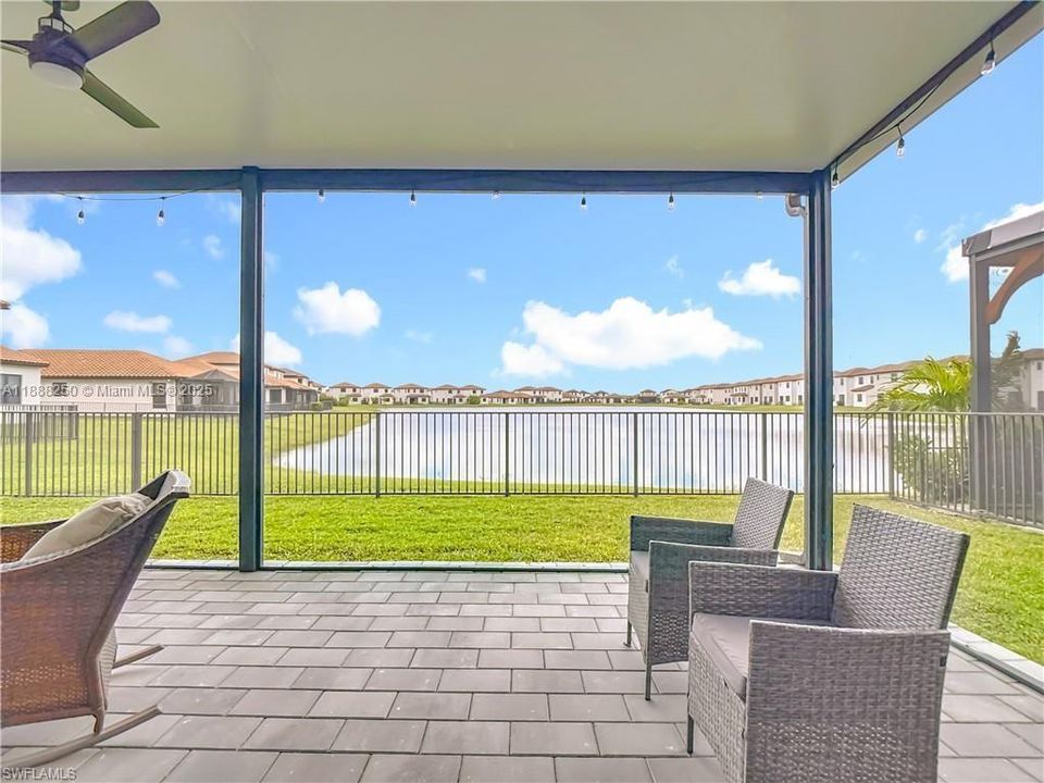 For Sale: $465,000 (4 beds, 3 baths, 2260 Square Feet)