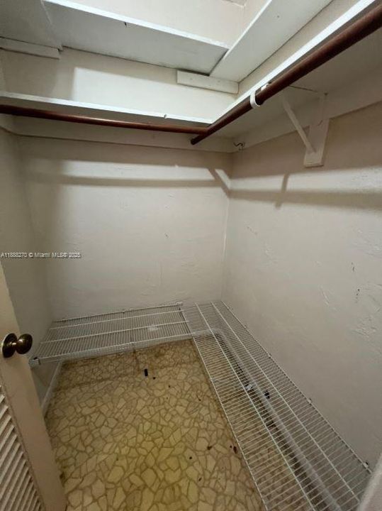 En Venta: $85,000 (0 camas, 1 baños, 427 Pies cuadrados)