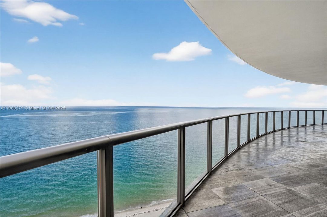 Wrap Around Balcony with Direct Ocean View