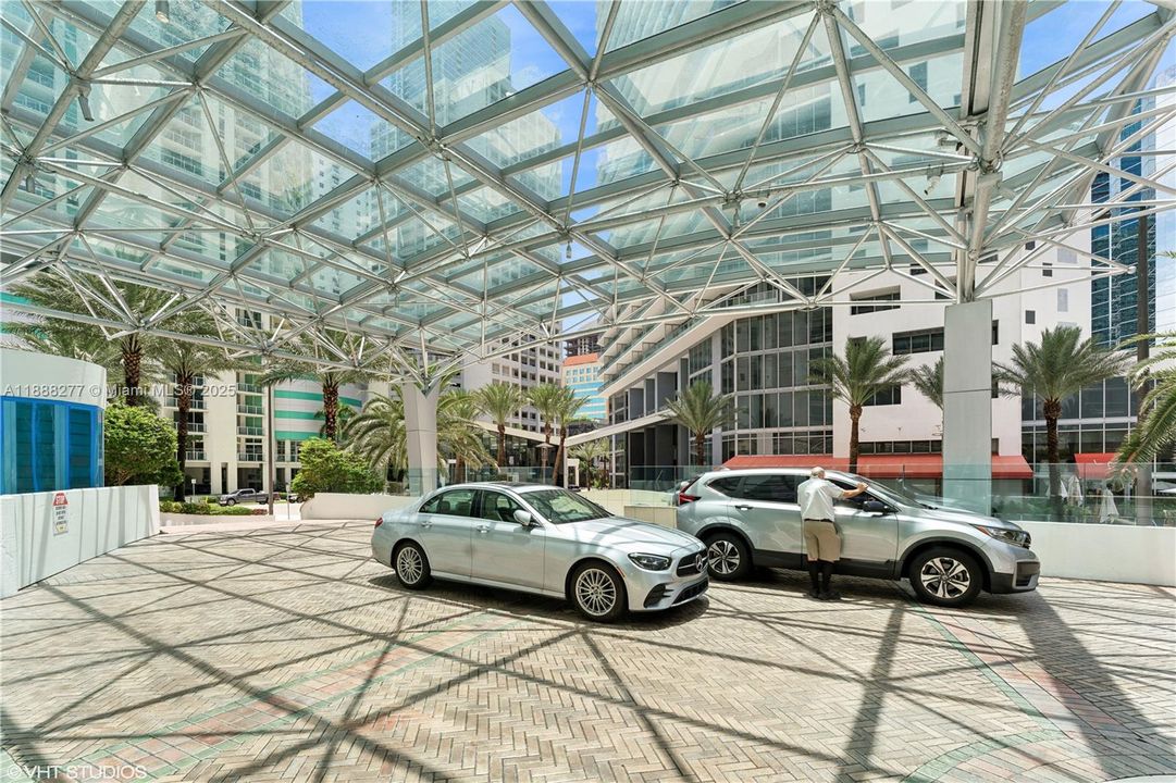 На продажу: $1,345,000 (2 спален, 2 ванн, 1529 Квадратных фут)