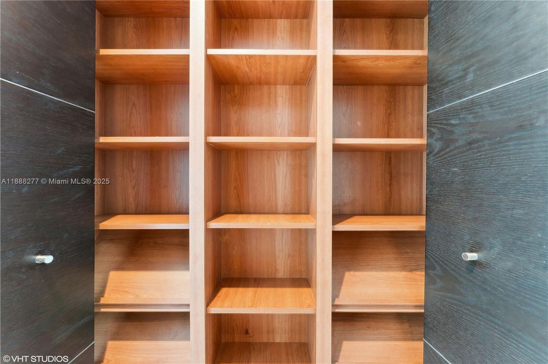 На продажу: $1,345,000 (2 спален, 2 ванн, 1529 Квадратных фут)