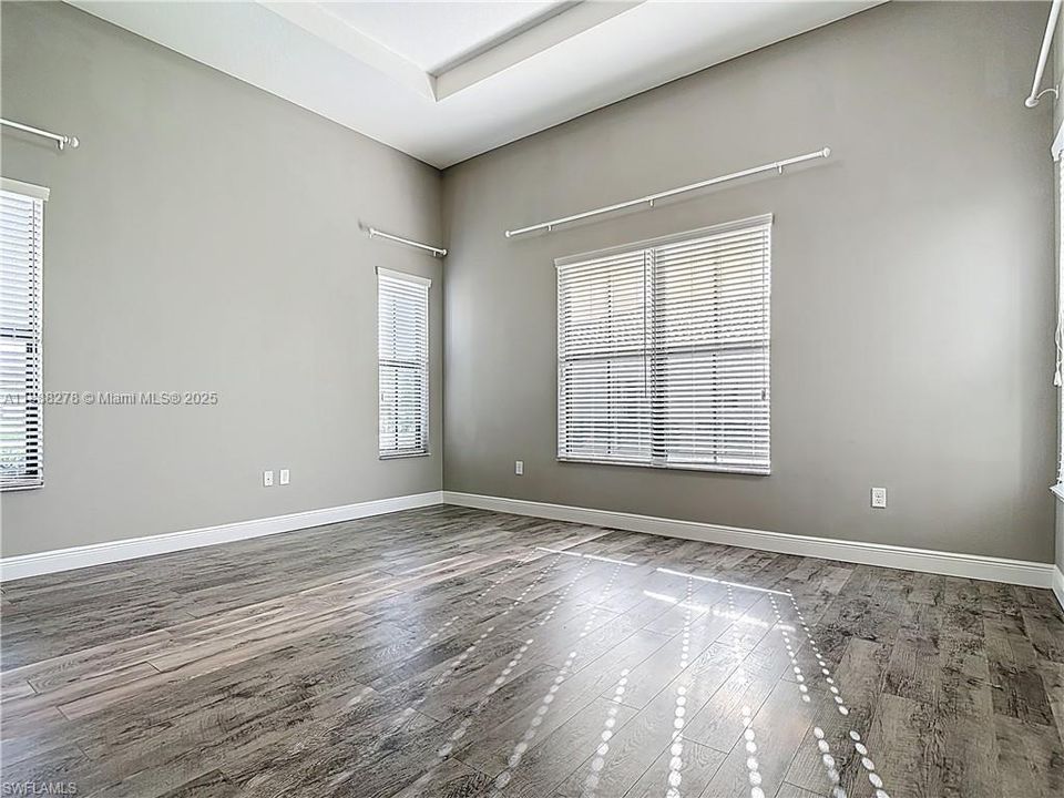 待售: $439,000 (3 贝兹, 3 浴室, 2341 平方英尺)