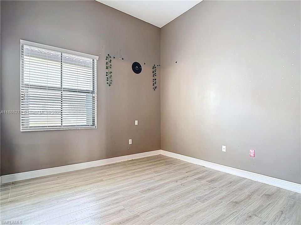 待售: $439,000 (3 贝兹, 3 浴室, 2341 平方英尺)