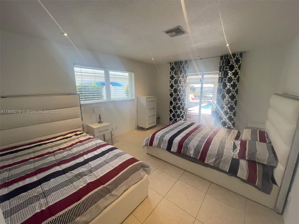 待售: $2,495,000 (3 贝兹, 2 浴室, 1770 平方英尺)