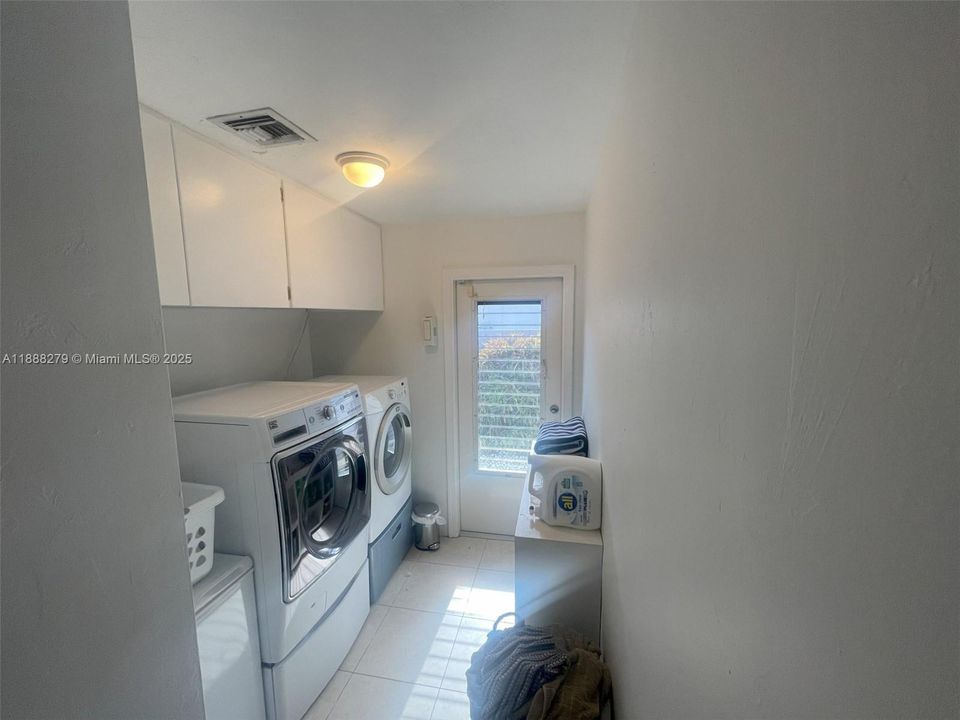 待售: $2,495,000 (3 贝兹, 2 浴室, 1770 平方英尺)