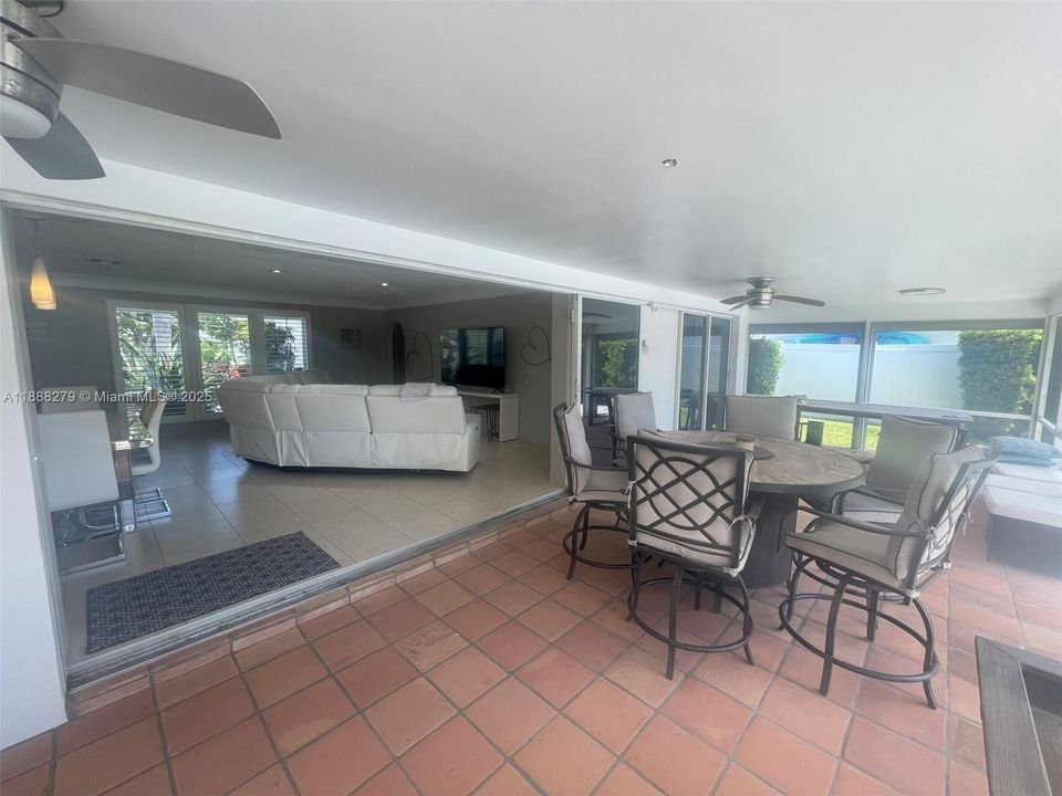 待售: $2,495,000 (3 贝兹, 2 浴室, 1770 平方英尺)