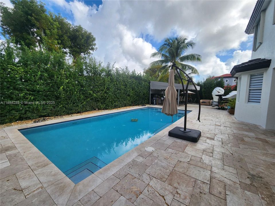 На продажу: $1,100,000 (5 спален, 3 ванн, 2635 Квадратных фут)