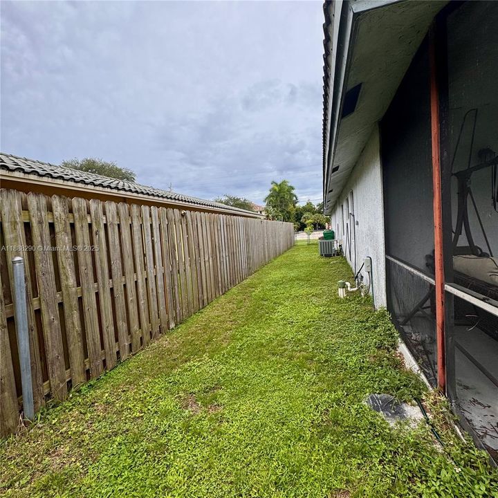 На продажу: $449,999 (3 спален, 2 ванн, 1335 Квадратных фут)