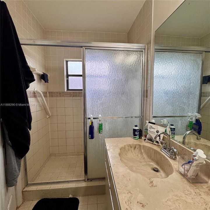 На продажу: $449,999 (3 спален, 2 ванн, 1335 Квадратных фут)