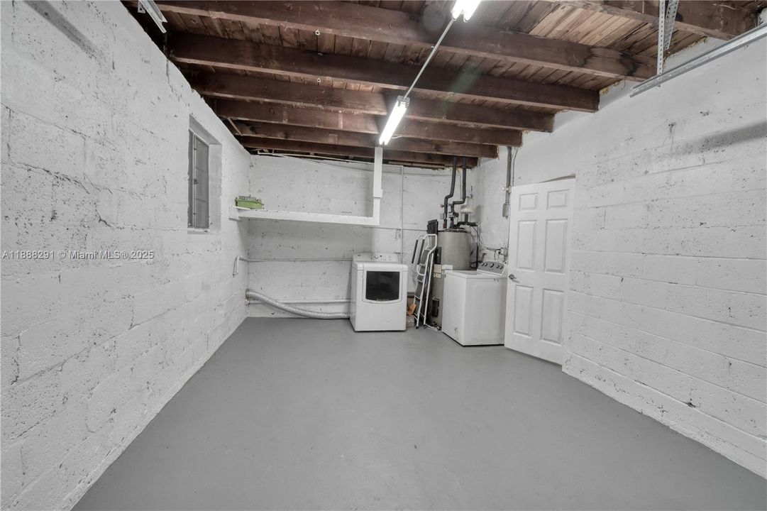 Recently Rented: $2,900 (3 beds, 2 baths, 1238 Square Feet)