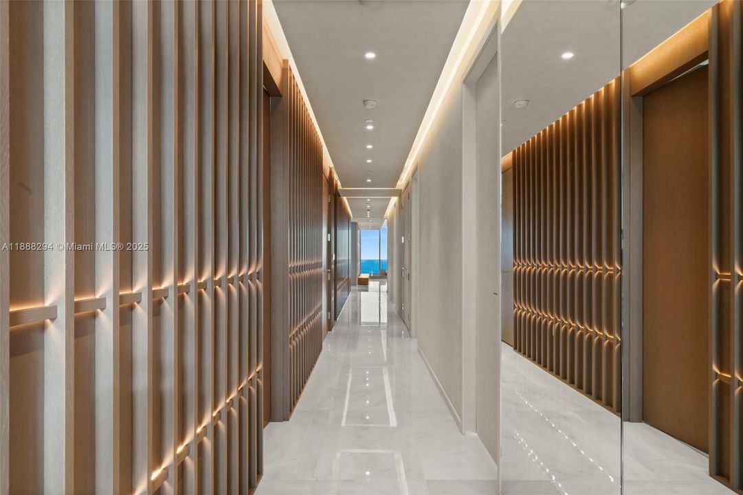 最近售出: $13,900,000 (5 贝兹, 7 浴室, 4780 平方英尺)