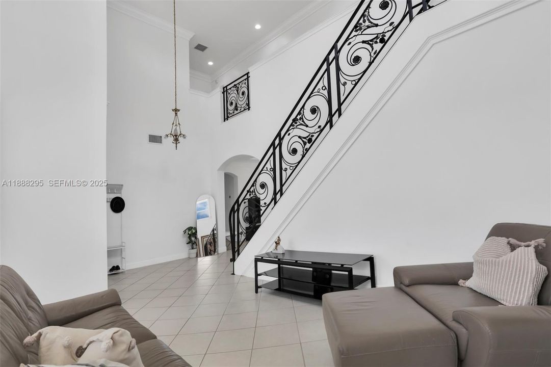 For Rent: $5,000 (4 beds, 3 baths, 2541 Square Feet)