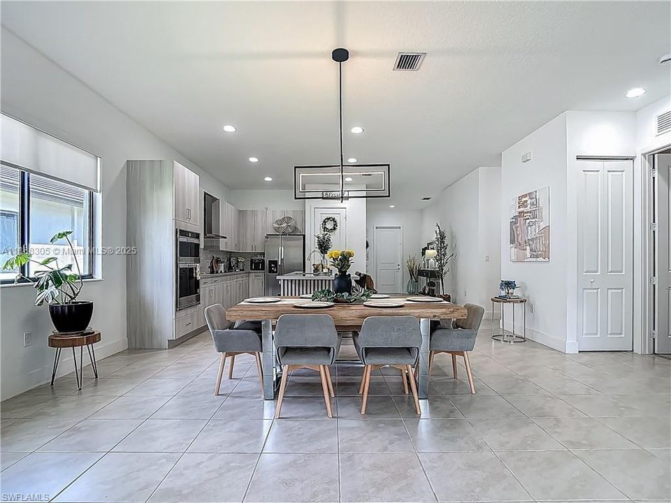 待售: $496,000 (3 贝兹, 3 浴室, 2256 平方英尺)