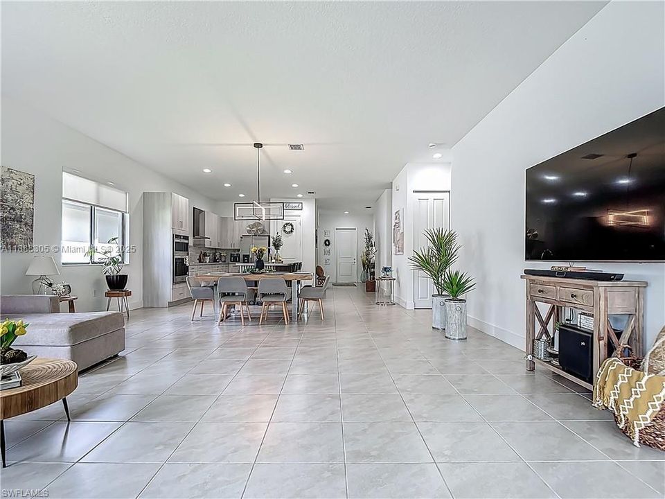 待售: $496,000 (3 贝兹, 3 浴室, 2256 平方英尺)