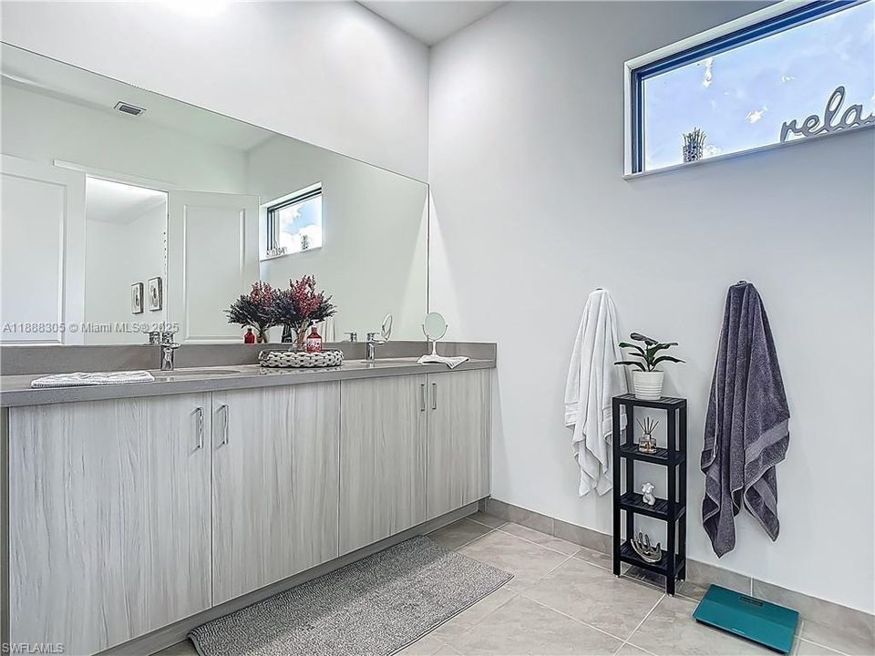 待售: $496,000 (3 贝兹, 3 浴室, 2256 平方英尺)