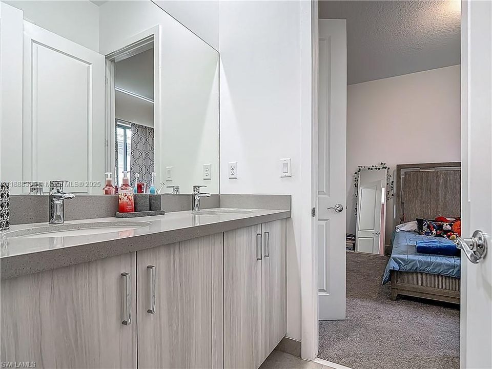 待售: $496,000 (3 贝兹, 3 浴室, 2256 平方英尺)