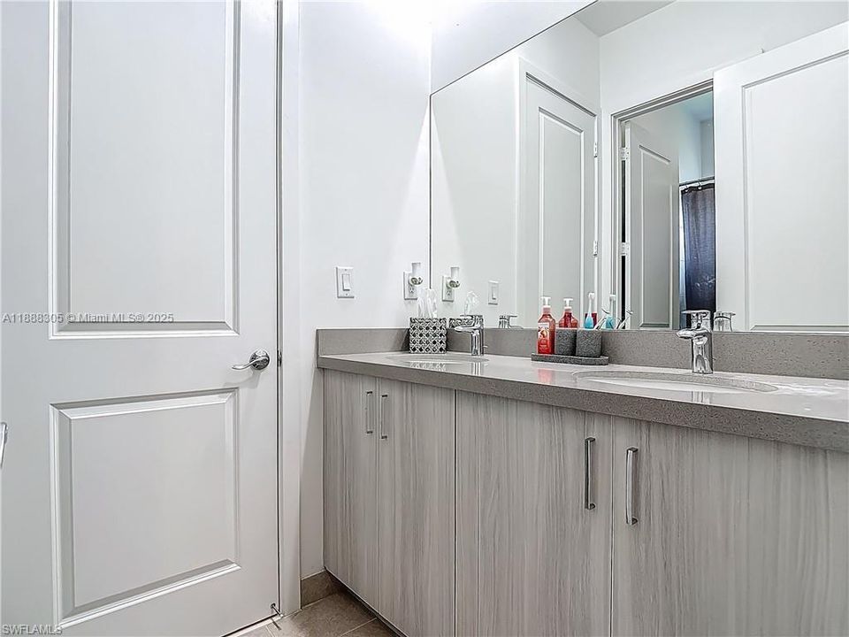 待售: $496,000 (3 贝兹, 3 浴室, 2256 平方英尺)