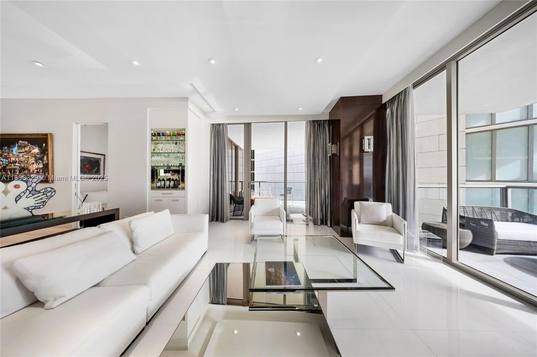 For Sale: $5,250,000 (2 beds, 2 baths, 1911 Square Feet)