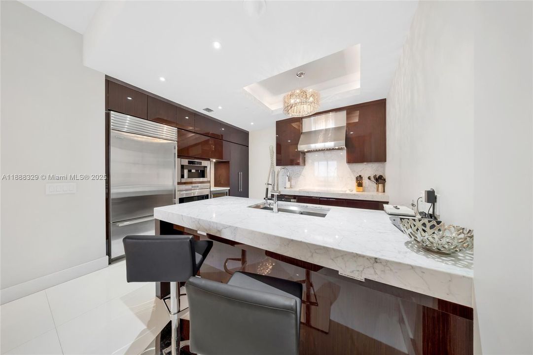 For Sale: $5,250,000 (2 beds, 2 baths, 1911 Square Feet)