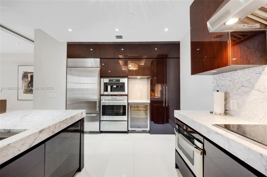 For Sale: $5,250,000 (2 beds, 2 baths, 1911 Square Feet)