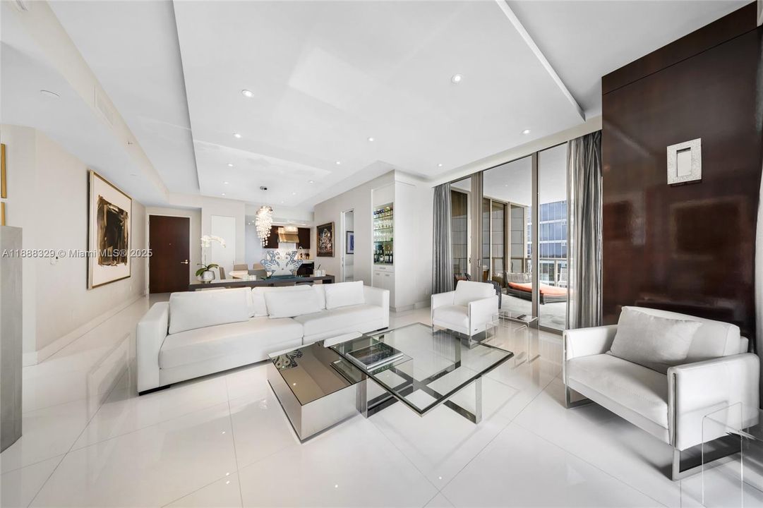 For Sale: $5,250,000 (2 beds, 2 baths, 1911 Square Feet)