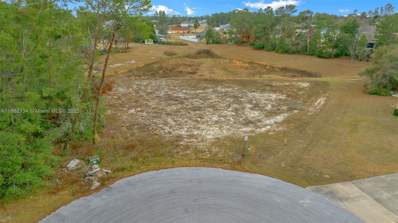 En Venta: $64,900 (0.48 acres)