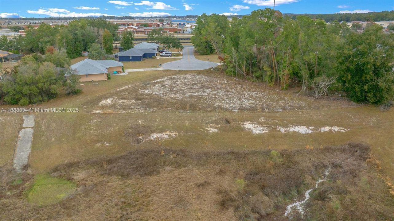 En Venta: $64,900 (0.48 acres)