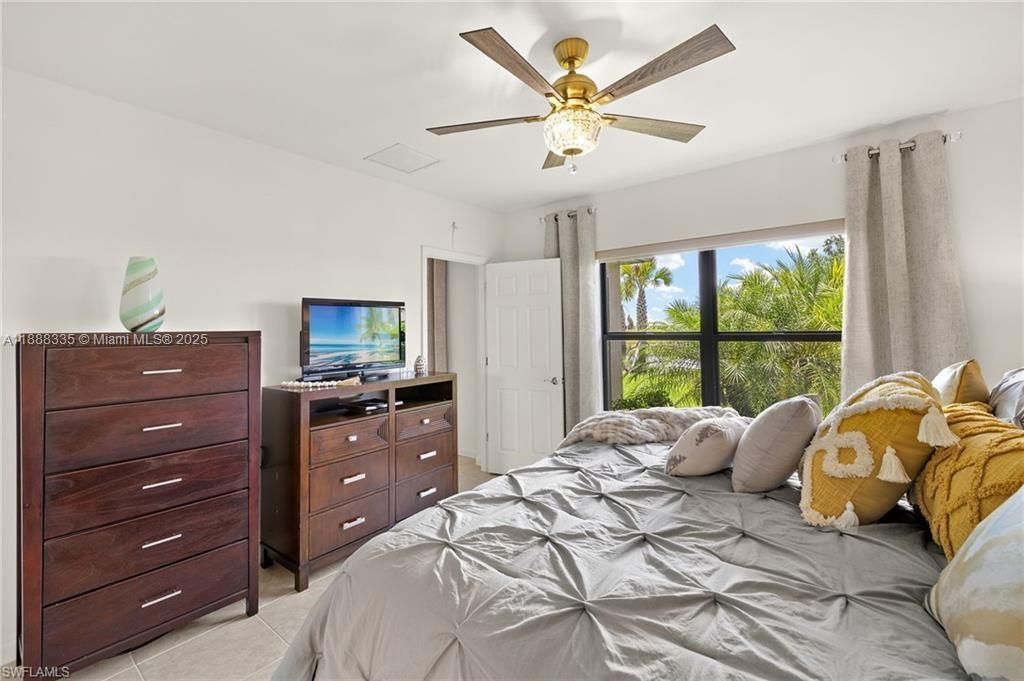 待售: $499,000 (3 贝兹, 2 浴室, 1558 平方英尺)