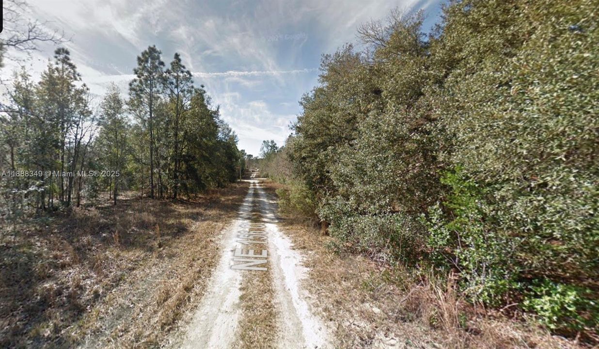 На продажу: $7,000 (0.23 acres)
