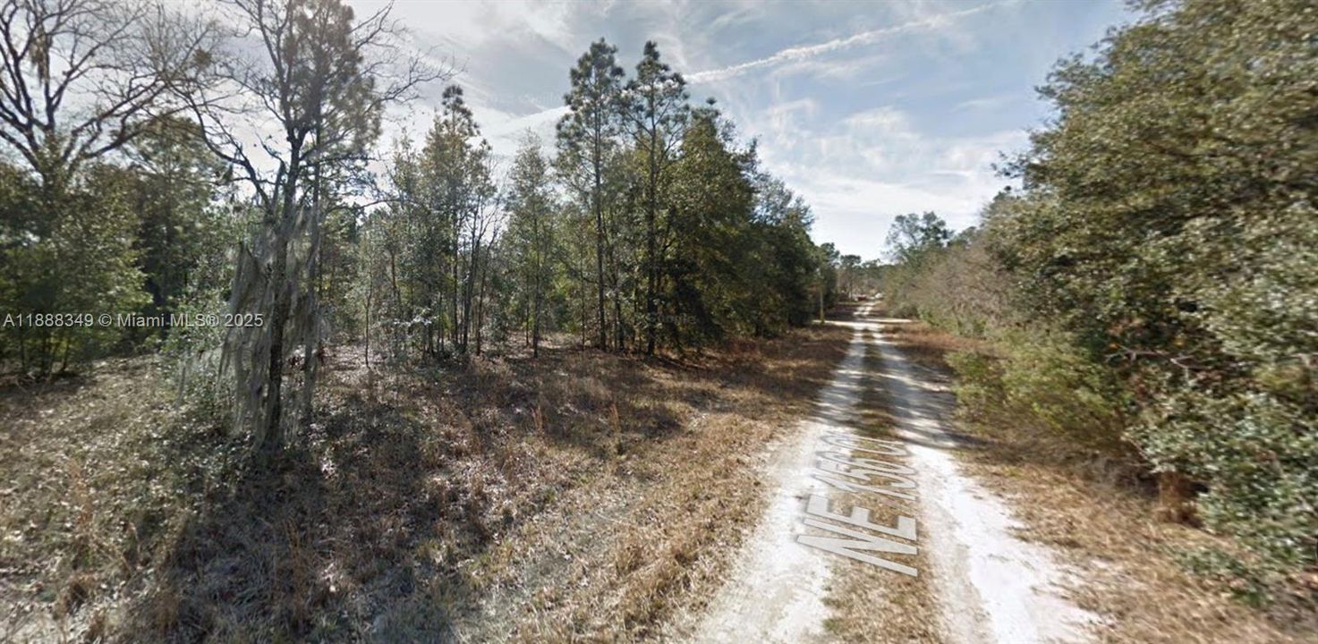 На продажу: $7,000 (0.23 acres)