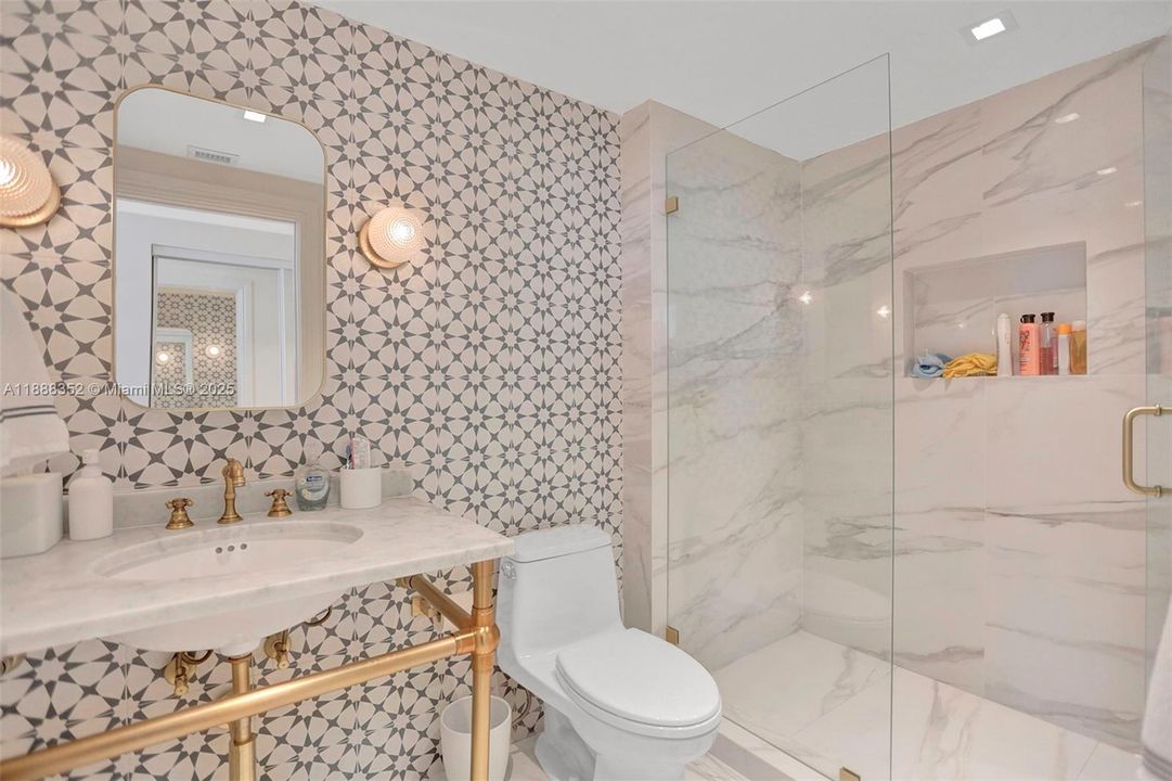 For Sale: $1,450,000 (2 beds, 2 baths, 2000 Square Feet)