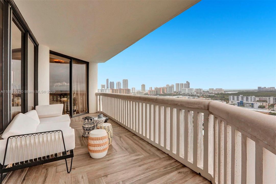 For Sale: $1,450,000 (2 beds, 2 baths, 2000 Square Feet)