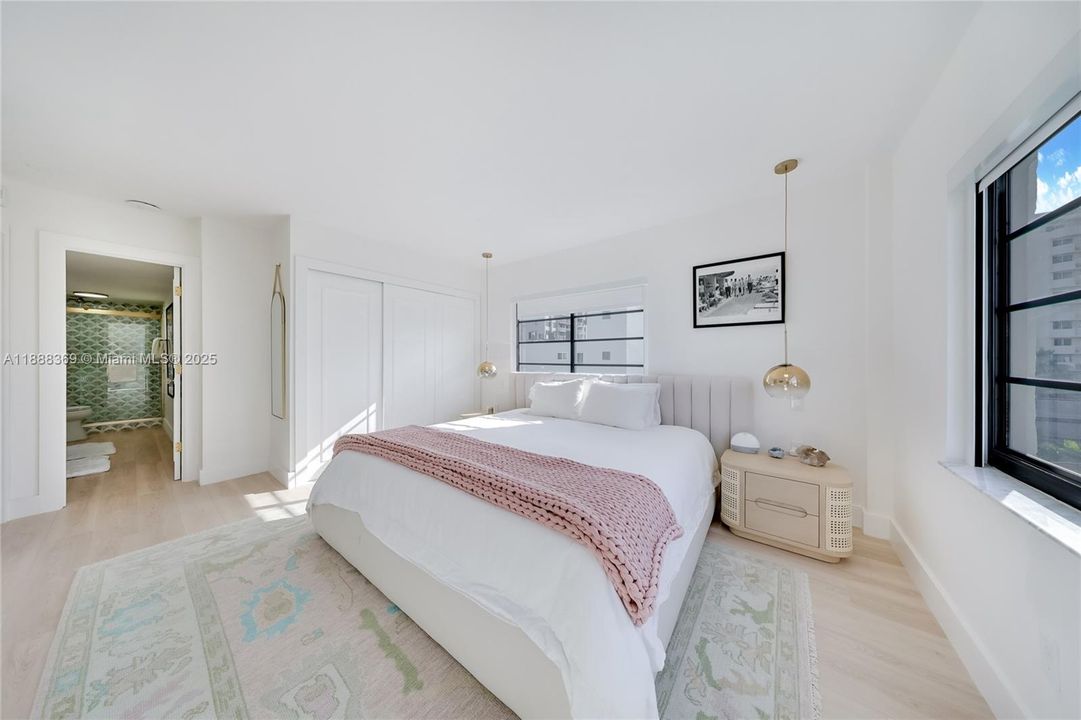 合同活跃: $779,000 (2 贝兹, 2 浴室, 1054 平方英尺)