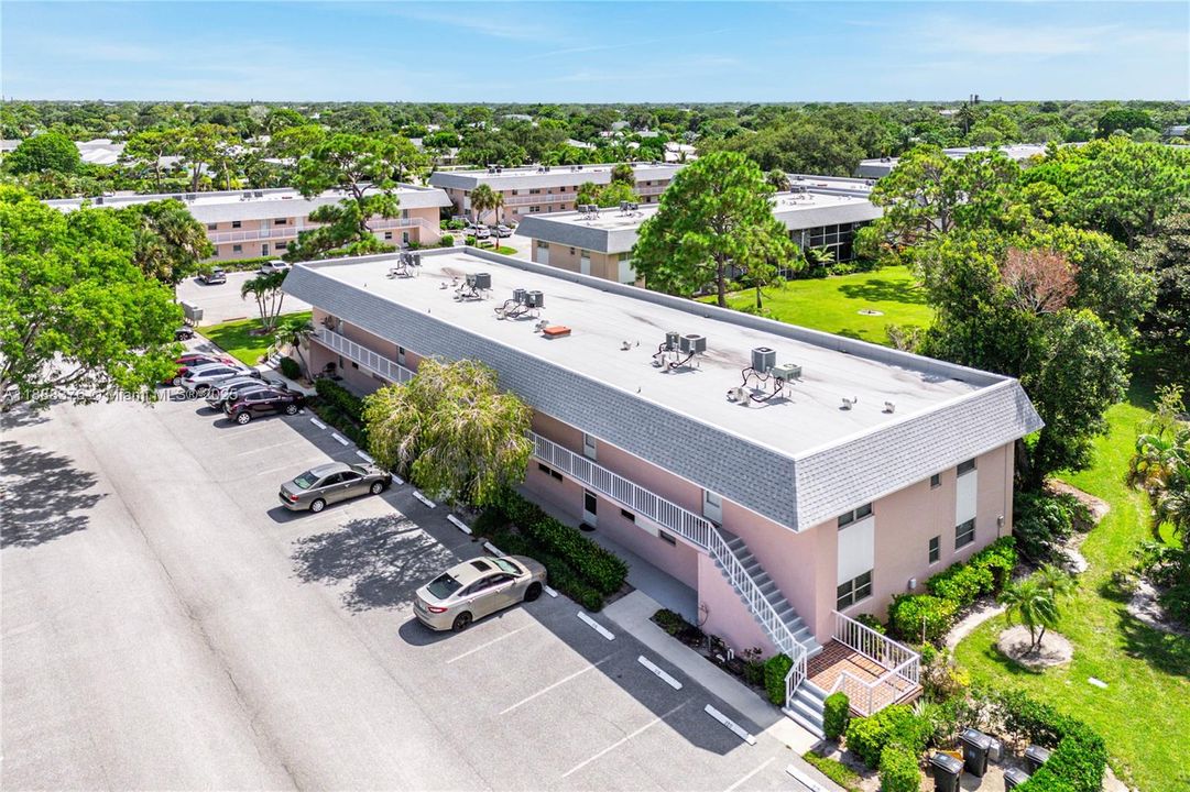 Недавно продано: $140,000 (2 спален, 2 ванн, 891 Квадратных фут)