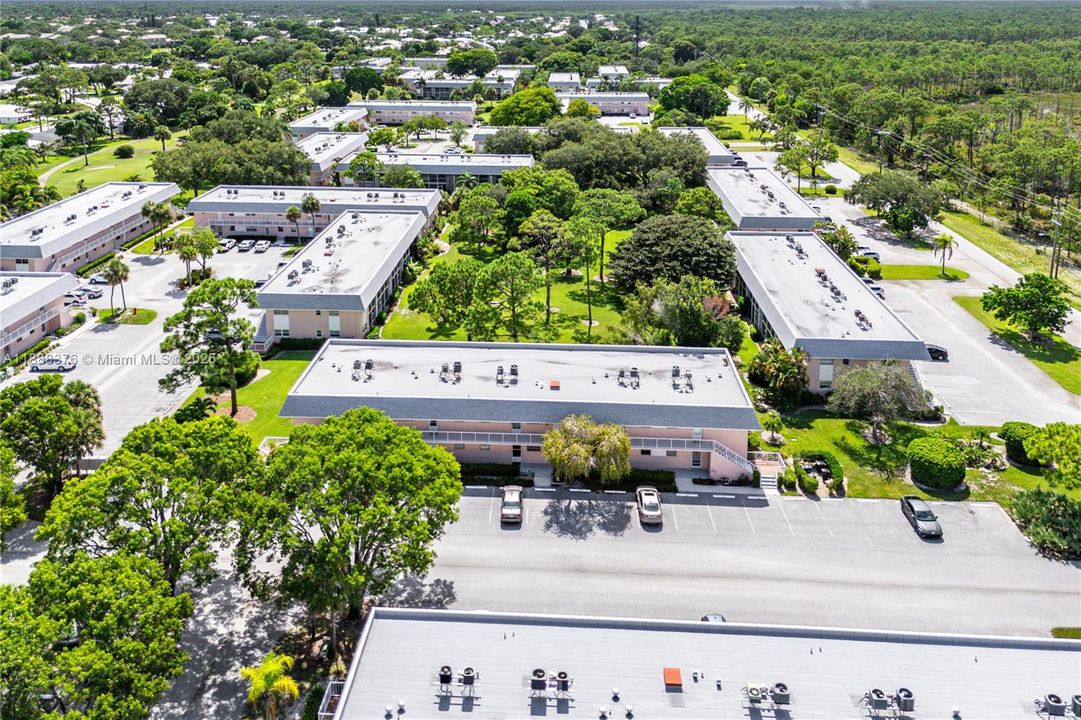 Недавно продано: $140,000 (2 спален, 2 ванн, 891 Квадратных фут)