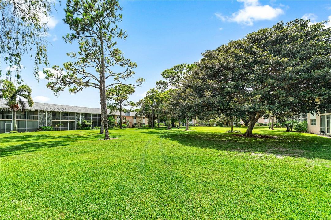 Недавно продано: $140,000 (2 спален, 2 ванн, 891 Квадратных фут)