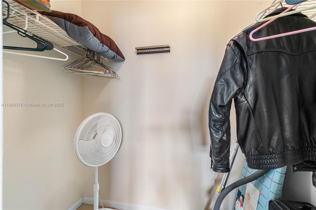 Недавно продано: $140,000 (2 спален, 2 ванн, 891 Квадратных фут)