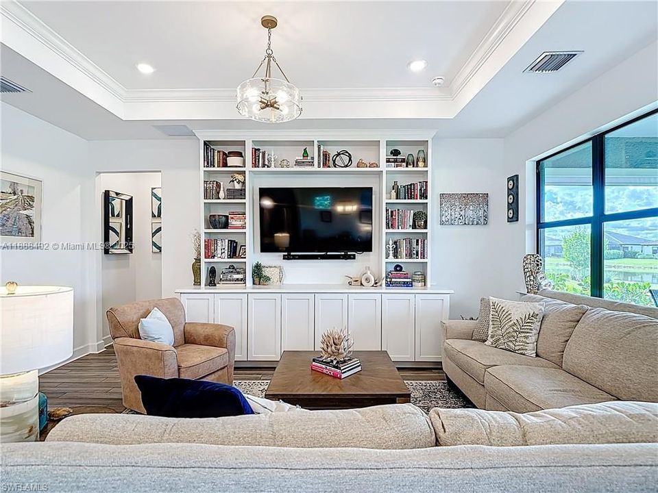 待售: $520,000 (2 贝兹, 2 浴室, 1670 平方英尺)