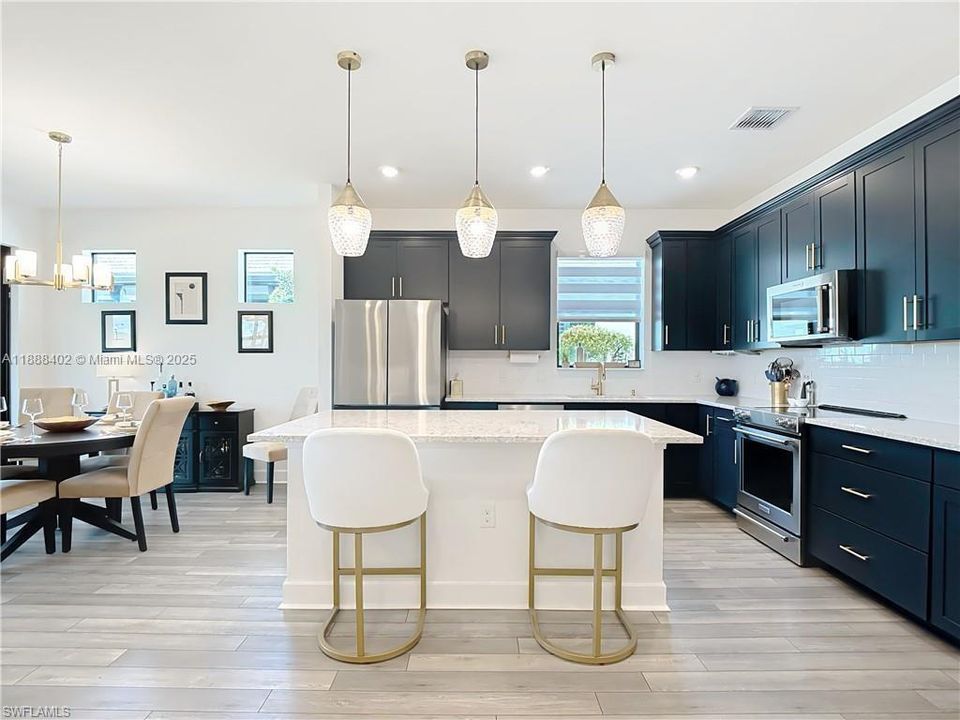 待售: $520,000 (2 贝兹, 2 浴室, 1670 平方英尺)