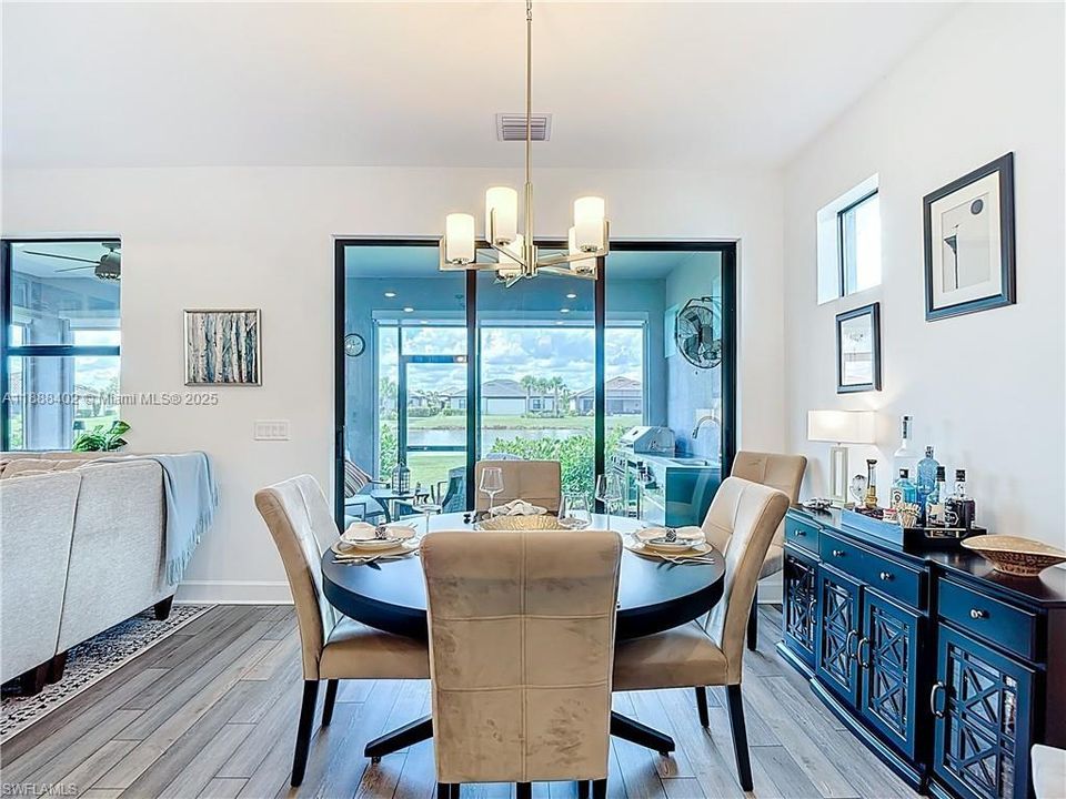 待售: $520,000 (2 贝兹, 2 浴室, 1670 平方英尺)