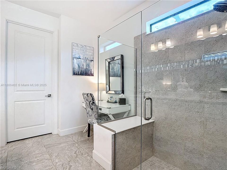 待售: $520,000 (2 贝兹, 2 浴室, 1670 平方英尺)